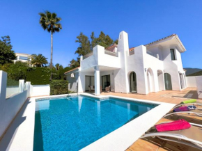 Villa with Private Pool AC Seaviews